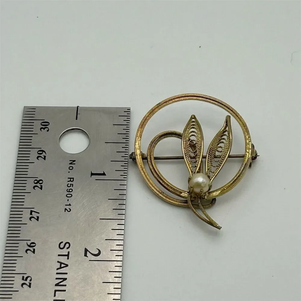 Vintage Gold Tone Filigree Leaves Small Brooch with Genuine Pearl Classic Dainty